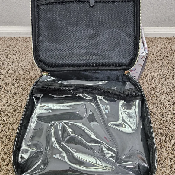 Elegant Black Travel Makeup Bag - Picture 6 of 7